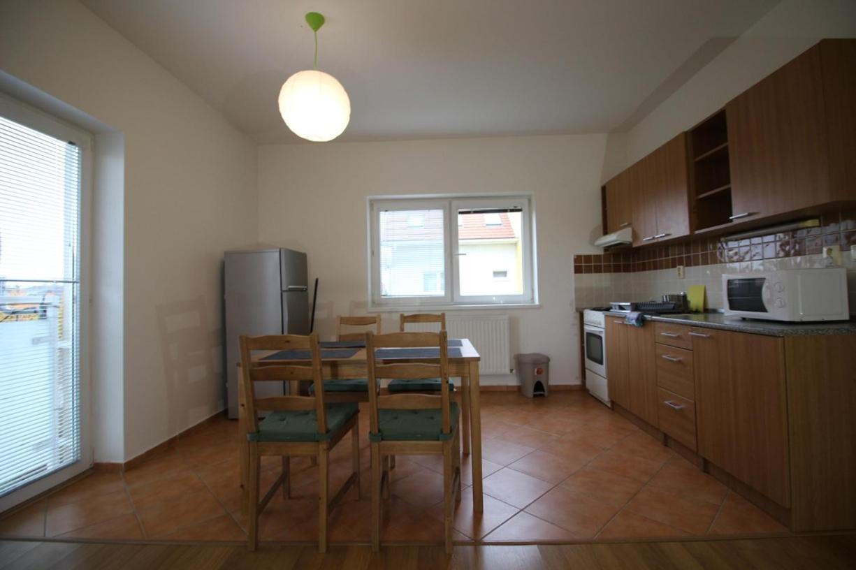 Apartman 502 Ruzindol Экстерьер фото